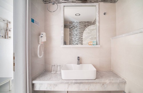 Perissa Hotel | Hotel Amaryllis