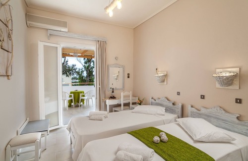 Perissa Hotel | Hotel Amaryllis