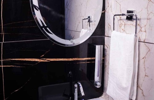 New Delhi Hotel | Hotel Amazing House