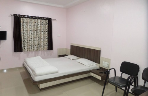 Dhule Hotel | Hotel Amit Plaza