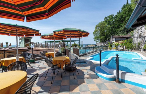 Toscolano Maderno Apartamento | Hotel Apartamento "Gardasol Romantic 1 Vista Lago" con vistas al lago, piscina y Wi-Fi