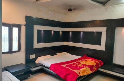 Jhansi Casa | Hotel Apna Guest House