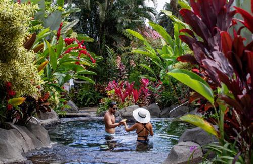 Aguas termales de Arenal Hotel | Hotel Arenal Kioro Suites & Spa