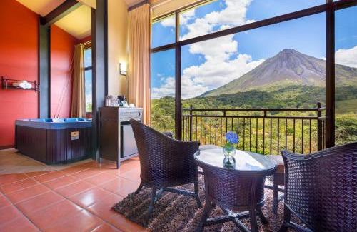 Aguas termales de Arenal Hotel | Hotel Arenal Kioro Suites & Spa