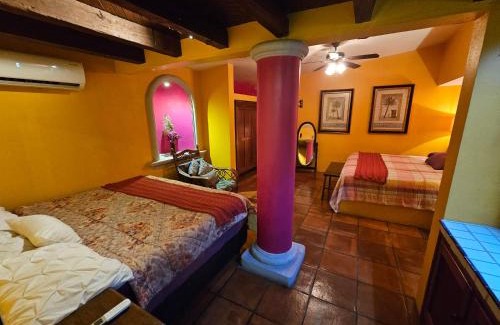 Colima Hotel | Hotel Art Gallery Casona de los Milagros