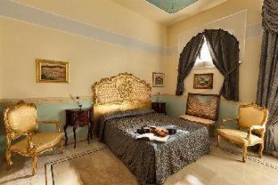 Historical Center Hotel | Hotel Art Resort Galleria Umberto