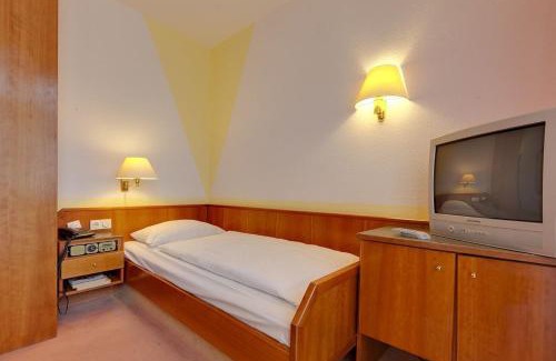 Ostheim Hotel | Hotel Astoria am Urachplatz