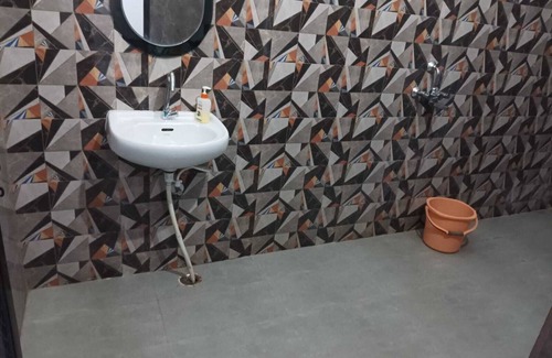 Varanasi Hotel | Hotel Atharv By GRB