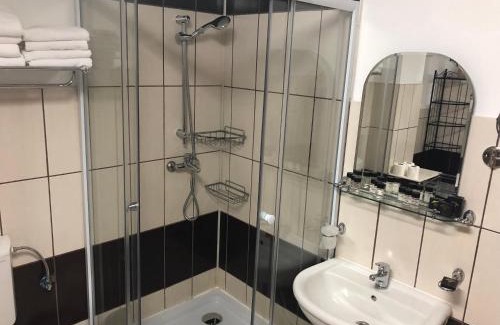 Cluj-Napoca Hotel | Hotel Athos R.M.T.