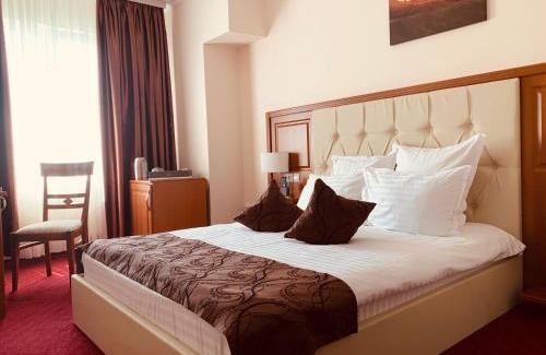 Cluj-Napoca Hotel | Hotel Athos R.M.T.