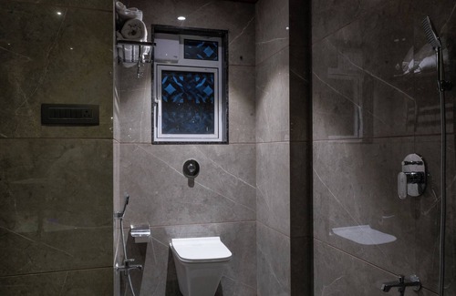 Mumbai Hotel | Hotel Aura Inn