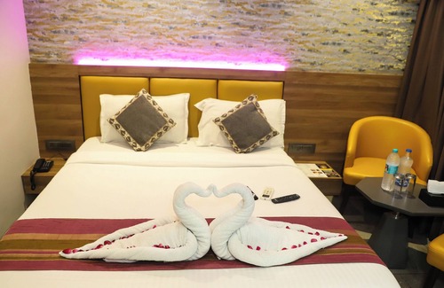 Mumbai Hotel | Hotel Aura Inn
