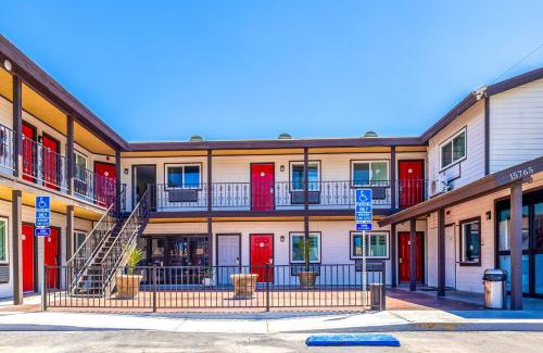 Victorville Hotel | Hotel Avenida Victorville I 15