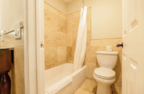 Victorville Hotel | Hotel Avenida Victorville I 15
