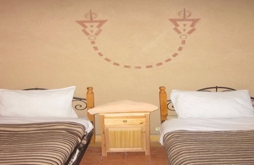 Bou Tharar Hotel | Hotel Awayou