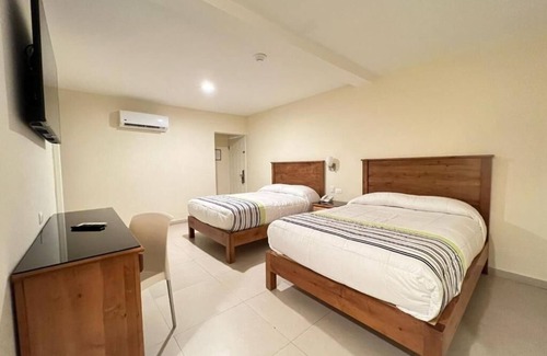 Avenida Revolución Hotel | HOTEL BAJA