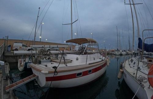 El Grau Alquiler De Eote | Hotel barco Nineta Ontario sailboat in Valencia Mar-