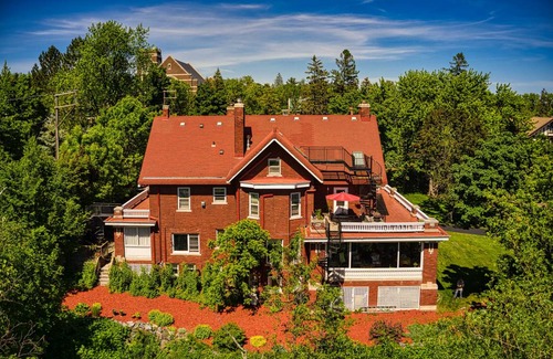 Endion Hotel | Hotel ∙ Barnum Suite GG Barnum Mansion