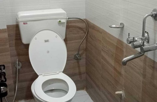 Bihta Hotel | Hotel Basera