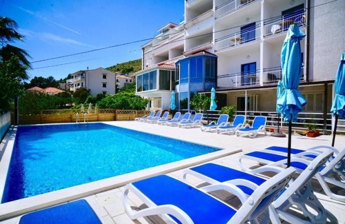 Seget Donji Apartamento | Hotel Bavaria