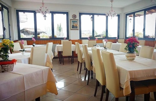 Levo Cama Y Desayuno | Hotel BB Villa Orchidea