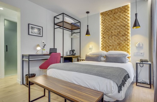 Quartier Saint-Ambroise Hotel | Hotel Beauséjour