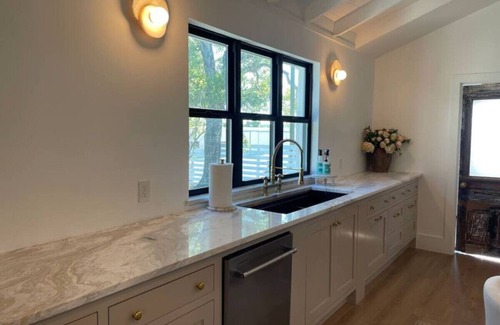 Round Top Casa | Hotel Bebe Main House - Sleeps 6