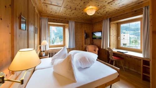 Engadin Scoul Hotel | Hotel Bellaval Scuol