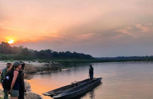 Sauraha Hotel | Hotel Bhupu Sainik Sauraha - Your home for safari adventure in Chitwan
