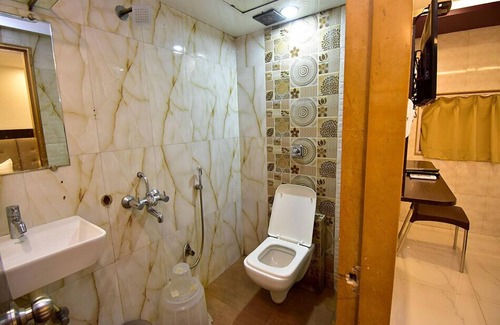 Kurla West Hotel | Hotel BKC Palace Inn