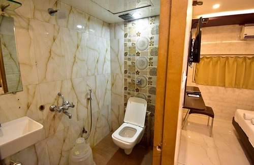 Kurla West Hotel | Hotel BKC Palace Inn