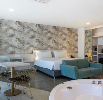 Quinta Paredes Hotel | Hotel Black Tower Premium