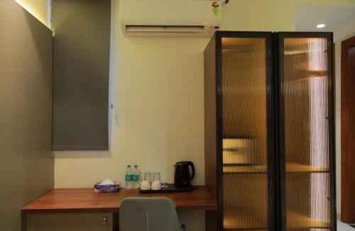 South City I Hotel | Hotel Blue Neck Hudda City Centre Fortis Hospital