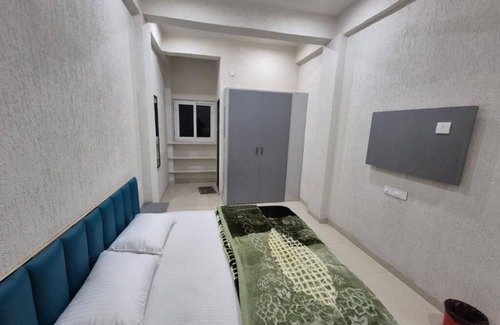 Jabalpur Hotel | HOTEL BLUEBERRY