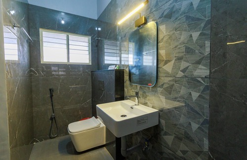 Palayankottai Hotel | HOTEL BLUEMOON