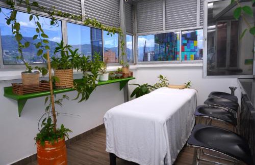 Laureles Hotel | Hotel Bolivariana Plaza Medellin