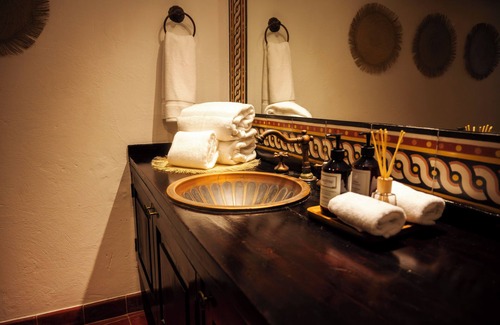 Cartagena Walled City Hotel | HOTEL BOUTIQUE PATIO CORAO