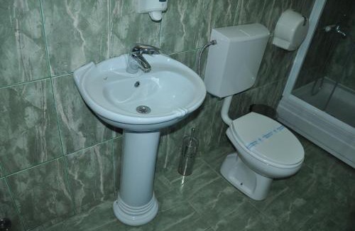 Veles Alquiler De Eote | Hotel Brod Panini Veles