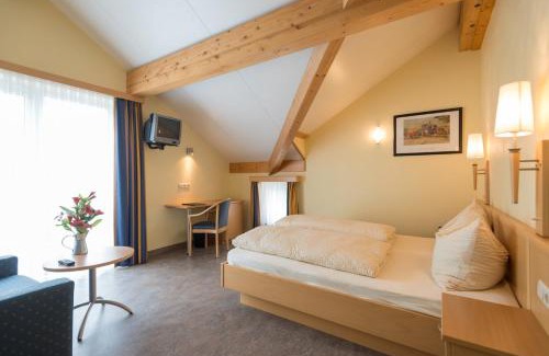 Burg-Reuland Hotel | Hotel Burg Hof