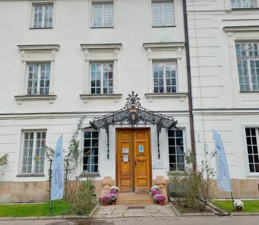 Jablonna Cama Y Desayuno | Hotel butikowy Pałac Jabłonna