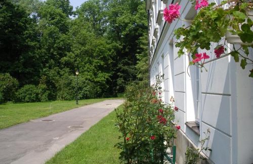 Jablonna Cama Y Desayuno | Hotel butikowy Pałac Jabłonna