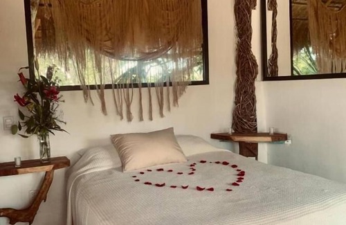 Macario Gómez Cama Y Desayuno | Hotel Cabañas La Alborada