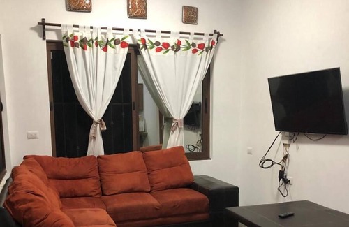 Macario Gómez Cama Y Desayuno | Hotel Cabañas La Alborada
