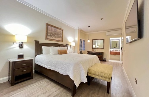 Avenida Revolución Hotel | Hotel Caesar's