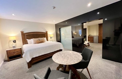 Avenida Revolución Hotel | Hotel Caesar's