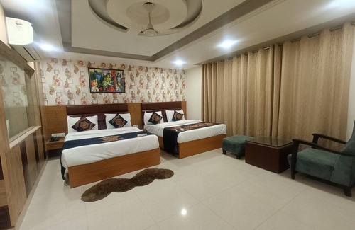 South West Hotel | Hotel Capitol