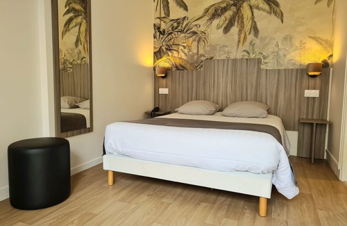 Rochefort Hotel | Hotel Caravelle