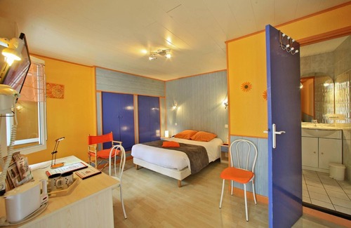 Rochefort Hotel | Hotel Caravelle