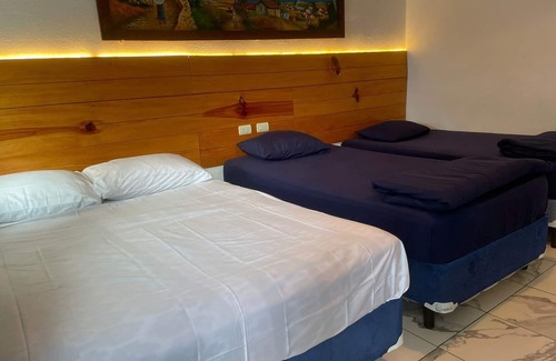 San Pedro La Laguna Hotel | Hotel Casa Blanca