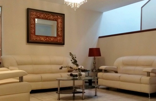 Zona 13 Hotel | Hotel Casa Blanca Inn